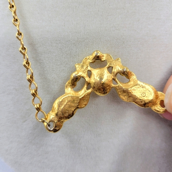 Victorian Style Gold and Pink Floral Necklace - Picture 3 of 4